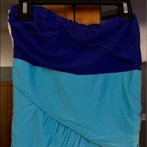 Cute tri color tube top.